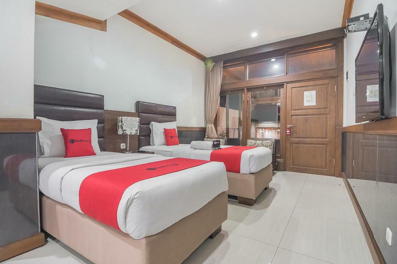 Reddoorz Plus @ Hegarmanah Bandung Exterior photo