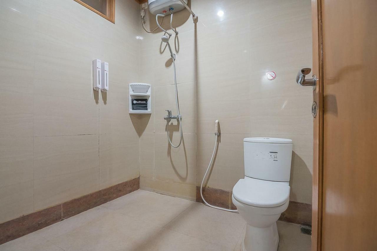 Reddoorz Plus @ Hegarmanah Bandung Exterior photo